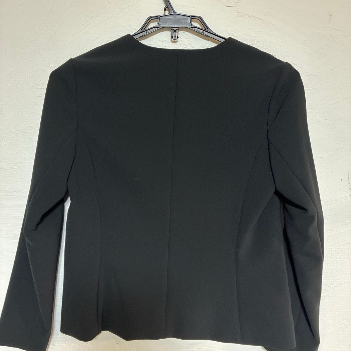 ナチュラルビューティーベーシック ノーカラージャケット テーパード