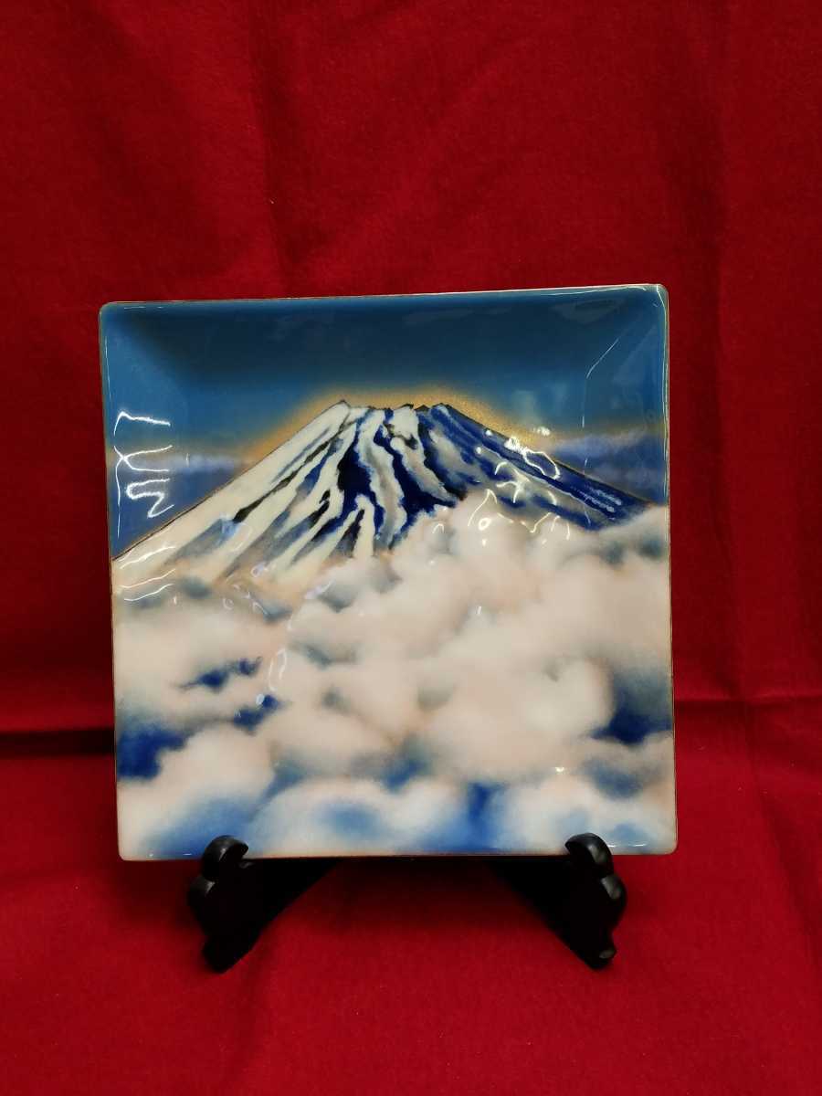 未使用 安藤七宝店 富嶽之図飾皿 青富士 幅約25.8㎝ 飾台付 皿たて プレートスタンド付 富士山 未使用 安藤七宝店 富嶽之図飾皿 青富士 幅約25.8㎝ 飾台付 皿たて プレートスタンド付 富士山