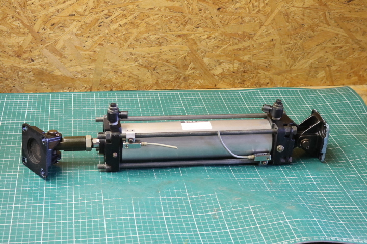 SMC CYLINDER シリンダー CDA1CN63-250-J:51 即決価格 SMC CYLINDER シリンダー CDA1CN63-250-J:51 即決価格