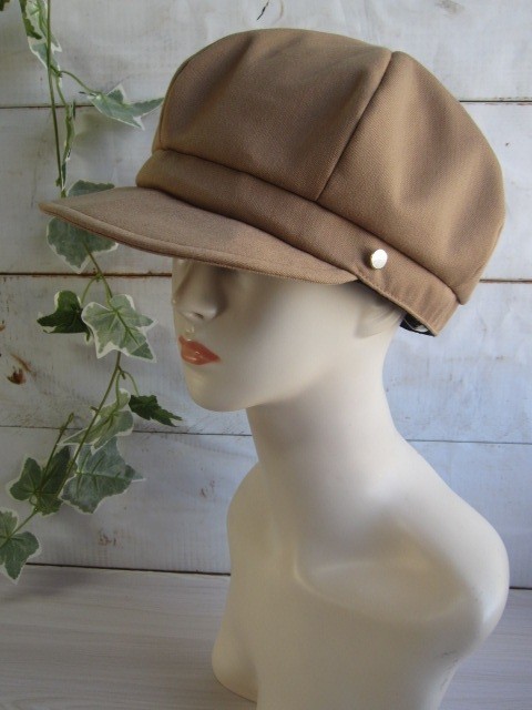 DRESKIP ドレスキップ キャスケット 帽子 キャップ 婦人帽子 女性もの レディース 光沢ある素材 サイズ調整可能 ライトベージュ ハンチング_画像3