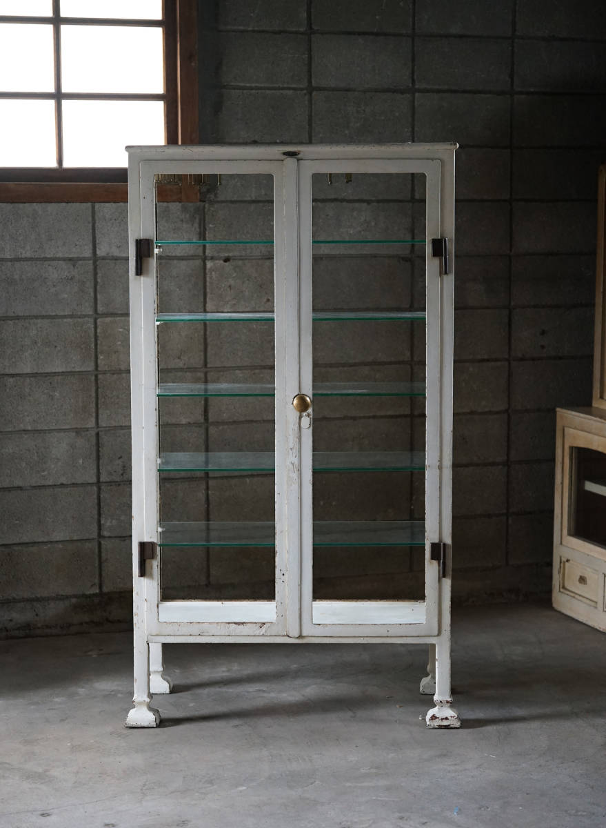 稀少 古い鉄製の重厚な大型の医療硝子棚 ケビント 日本 古家具 古道具 