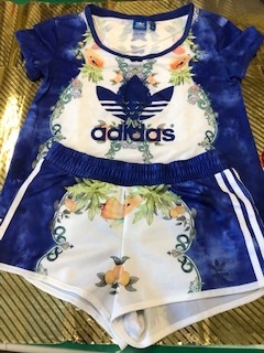 割引 【送料無料】adidas 青フルーツ柄 セットアップ(M~L) originals アディダス 割引 【送料無料】adidas 青フルーツ柄 セットアップ(M~L) originals アディダス