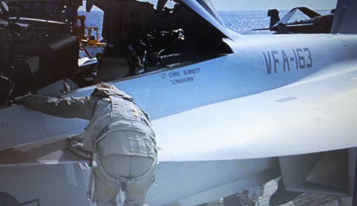 【VFA-163】Ark Angels アークエンジェルス　F/A-18 BEHIND ENEMY LINES 米海軍 USN エネミーラインDVD　NTSC2 リージョン２　日本語　英語_画像7
