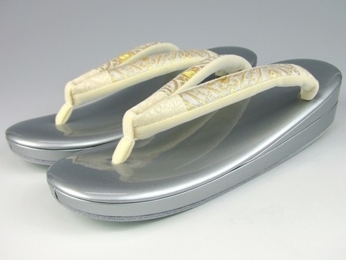 『2年保証』 】 帯地 京都西陣 【 パールワイン 小判型 サンプル品 新品 草履 Mサイズ (訳) M寸 『2年保証』 】 帯地 京都西陣 【 パールワイン 小判型 サンプル品 新品 草履 Mサイズ (訳) M寸