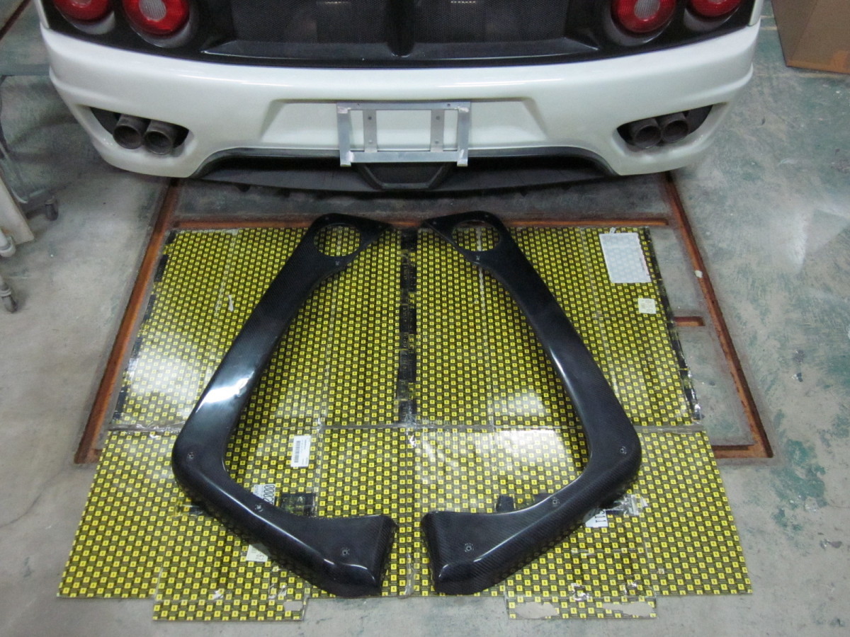 FERRARI Ferrari F360 modena tea rest trim trim . carbon .! door inner panel black control number (FKM-130)