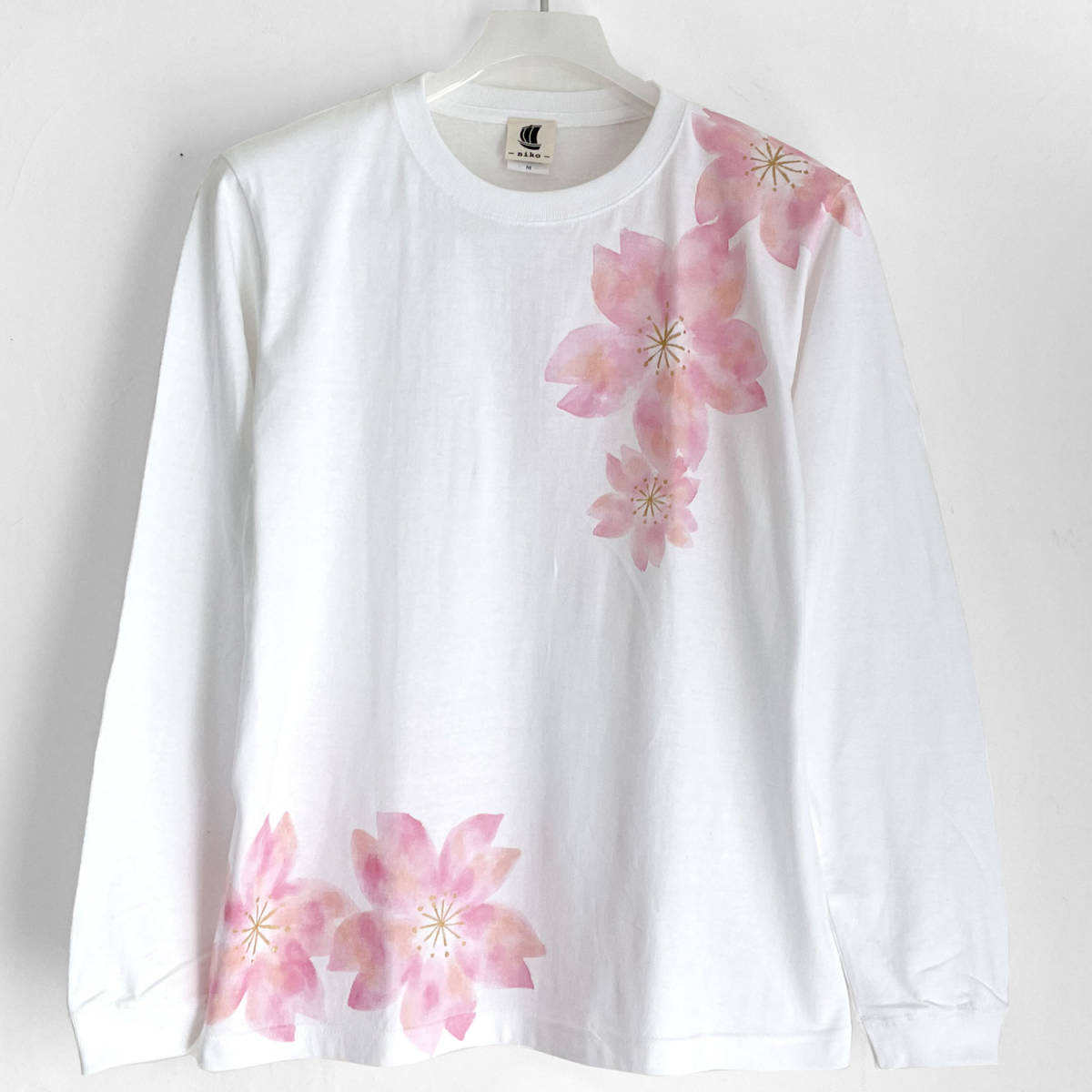 舞桜柄Tシャツ ホワイト Sサイズ 手描き長袖Tシャツ 袖リブ付き ロンT 花柄 和柄 ピンク