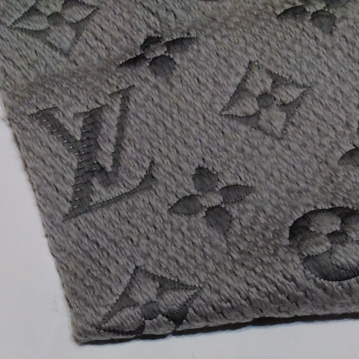 LOUIS VUITTON ルイヴィトン マフラー グレー モノグラム｜Yahoo