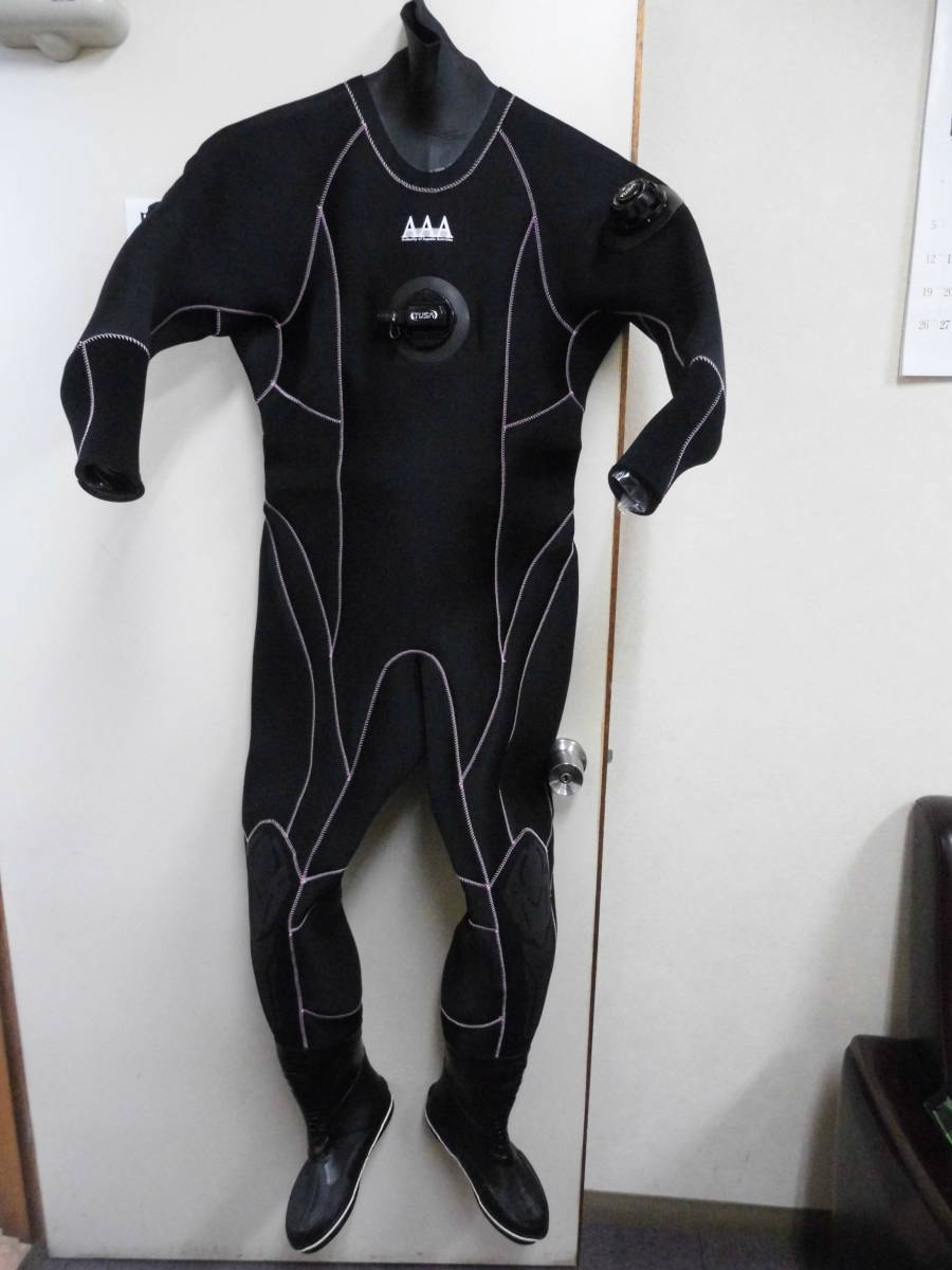 い出のひと時に、とびきりのおしゃれを! SUITS DRY TUSA H8