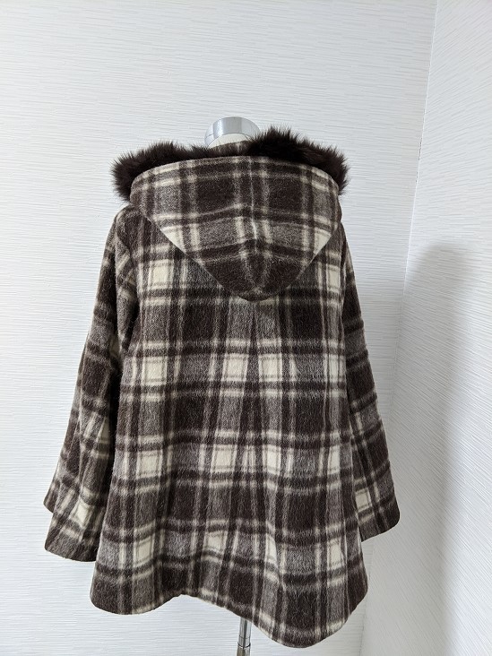 [ free shipping ].998 Grace Continental alpaca wool fox fur with a hood . check pattern poncho coat A line 