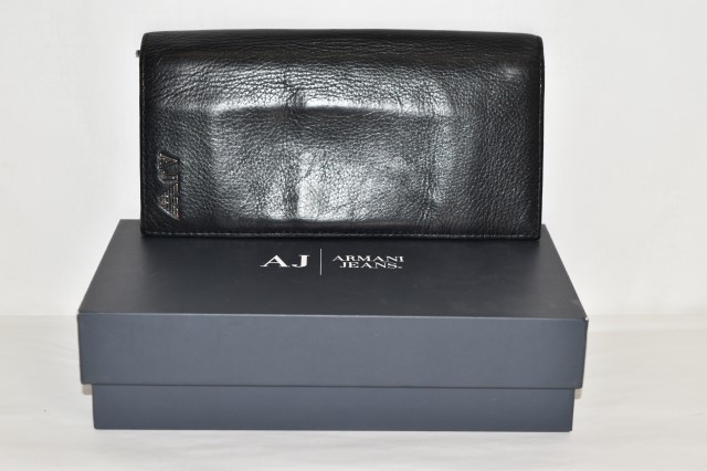 【送料0円】 JEANS ARMANI アルマーニジーンズ 箱付き レザー 黒 ブラック 長財布 2つ折り その他 【送料0円】 JEANS ARMANI アルマーニジーンズ 箱付き レザー 黒 ブラック 長財布 2つ折り その他