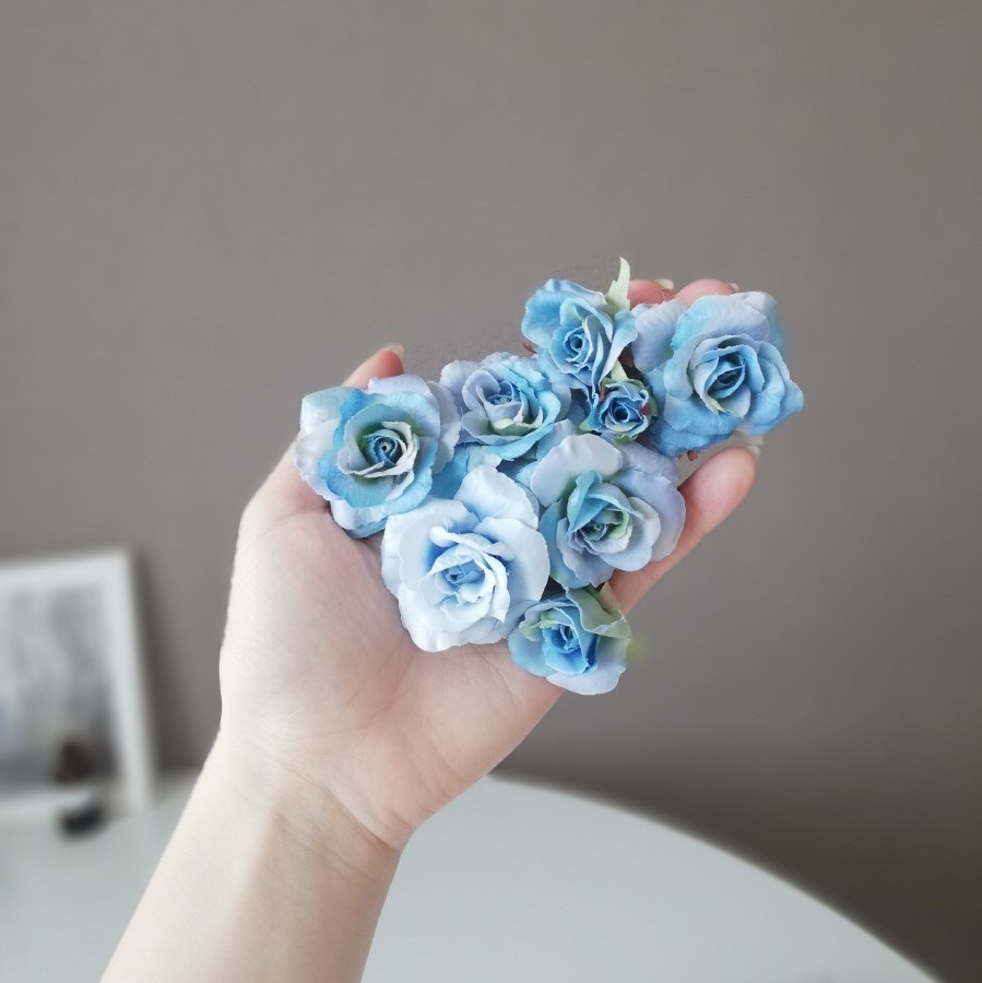 Paypayフリマ ほぼ 新品 薔薇 バラ 小花 ブルー 青 水色 花 結婚式 成人式 スプレーバラ