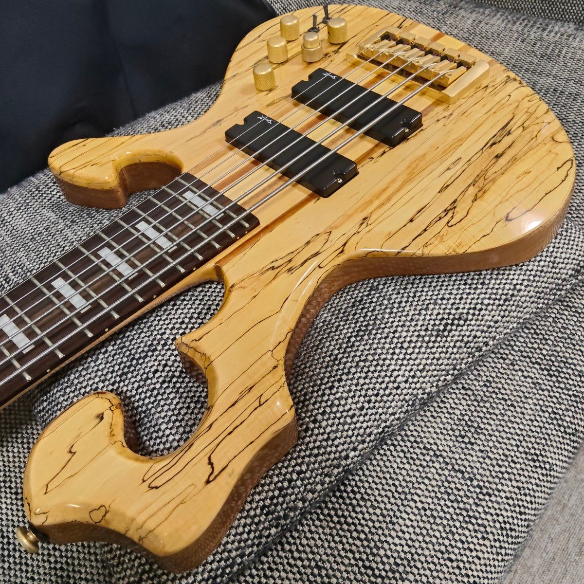 SPEAR Gungnir 6弦 変形 エレキベース スピアー グングニル スルー