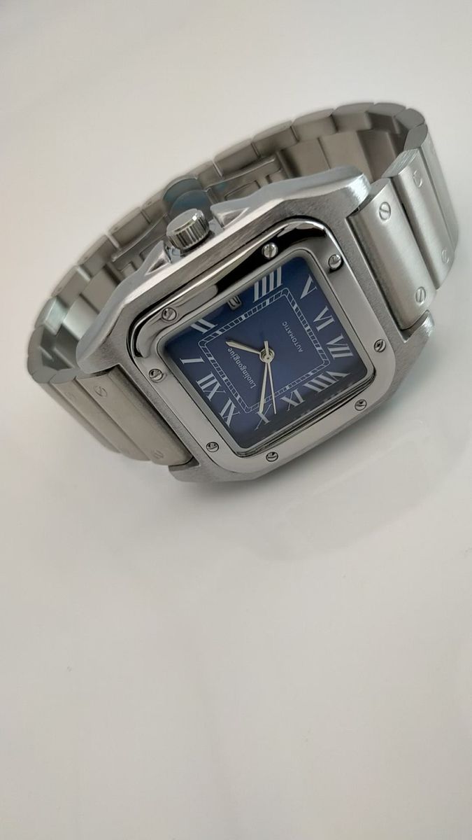 無駄を削ぎ落したスクエアスタイル×単連ステンブレスがサファイアブルー文字盤の美しさを際立たせる【機械式自動巻き/新品】裏スケ 日付