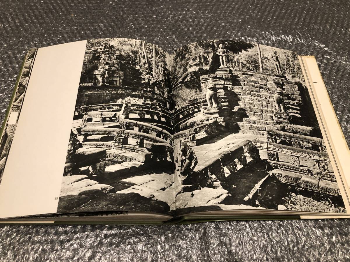  foreign book * Anne call . trace [ photoalbum ]1966 year departure .* Anne call * watt World Heritage * Buddhist image destruction . previous era . photographing * color * pin nap attaching * gorgeous book