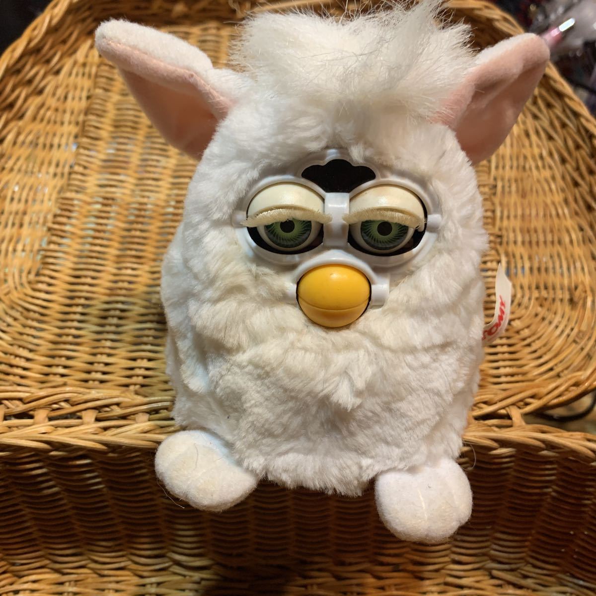 Японская версия White Furby Tomy