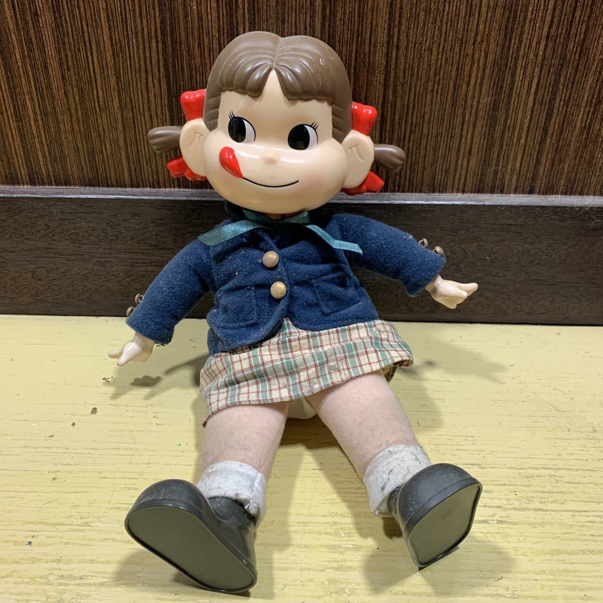 ペコちゃん ぬいぐるみ ペコちゃん人形 おすわり_画像1