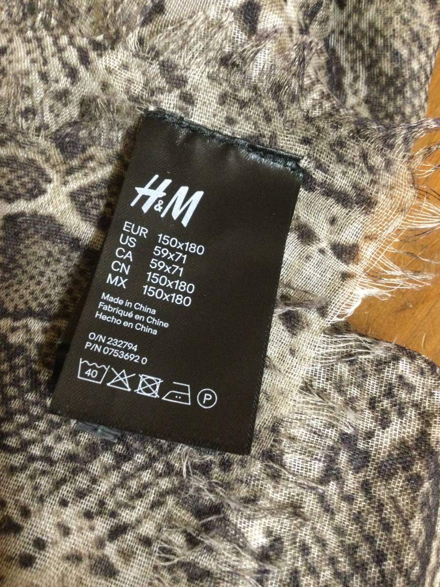 H&M scarf beautiful goods 
