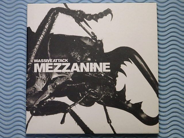 [国内盤]マッシヴ・アタック「メザニーン(+1)/Mezzanine」Massive Attack/紙ジャケット/1998年/名盤_画像1