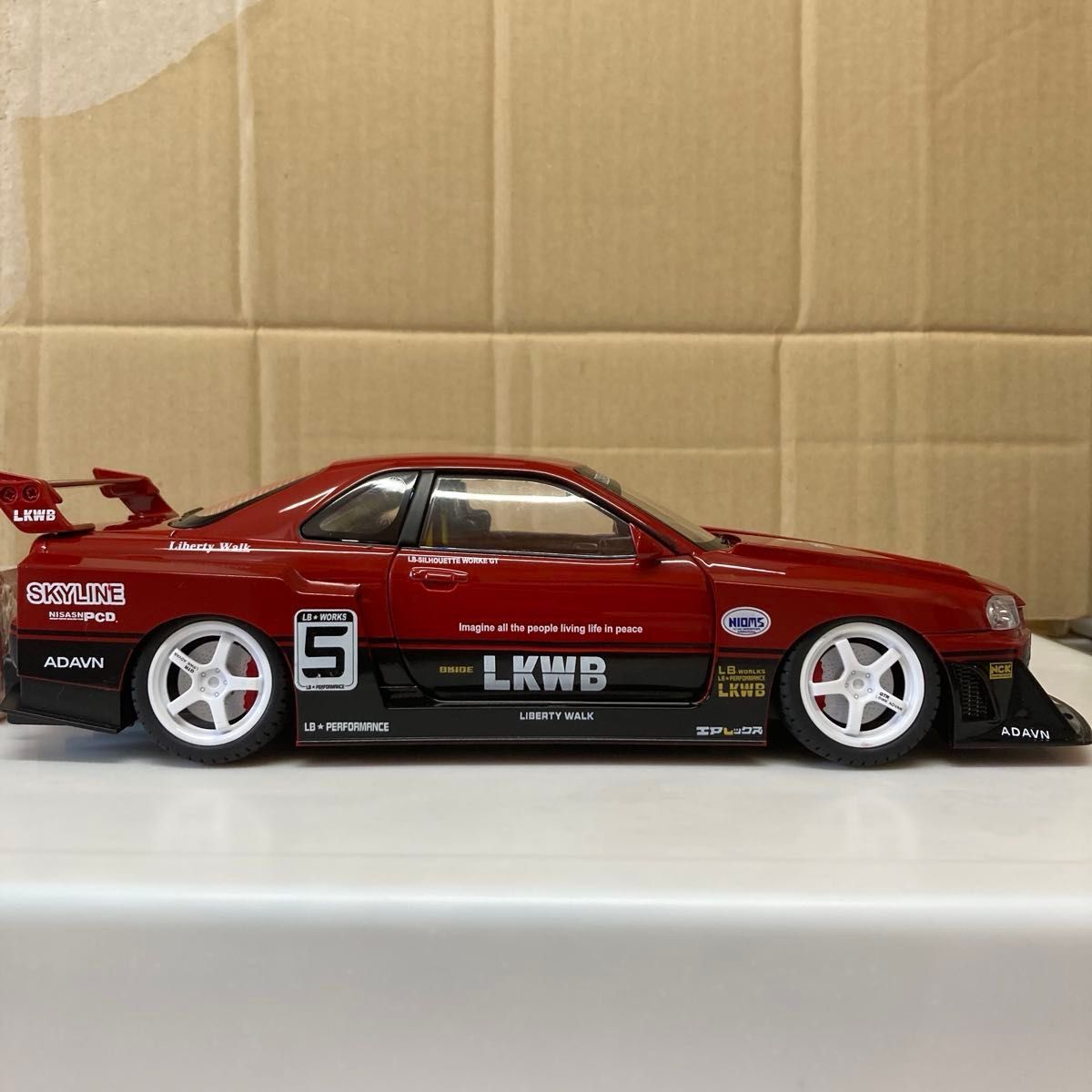 日産 スカイライン GT-R BNR34 リバティーウォーク 1/18 赤黒 日産 スカイライン GT-R R34 NISSAN SKYLINE BNR34 リバティーウォーク