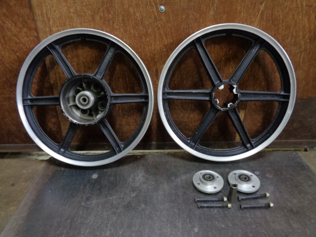 奇跡の完品!!未使用新品旧CB400FOUR社外キャストホイールAREヨンフォア