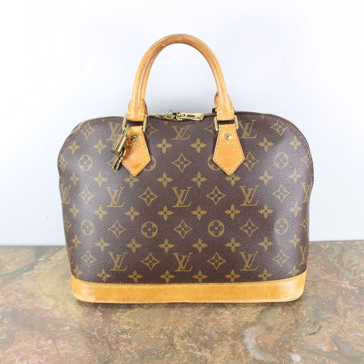 LOUIS VUITTON M51130 AR0989 MONOGRAM PATTERNED HAND BAG MADE IN FRANCE/ルイヴィトンアルマモノグラム柄ハンドバッグ