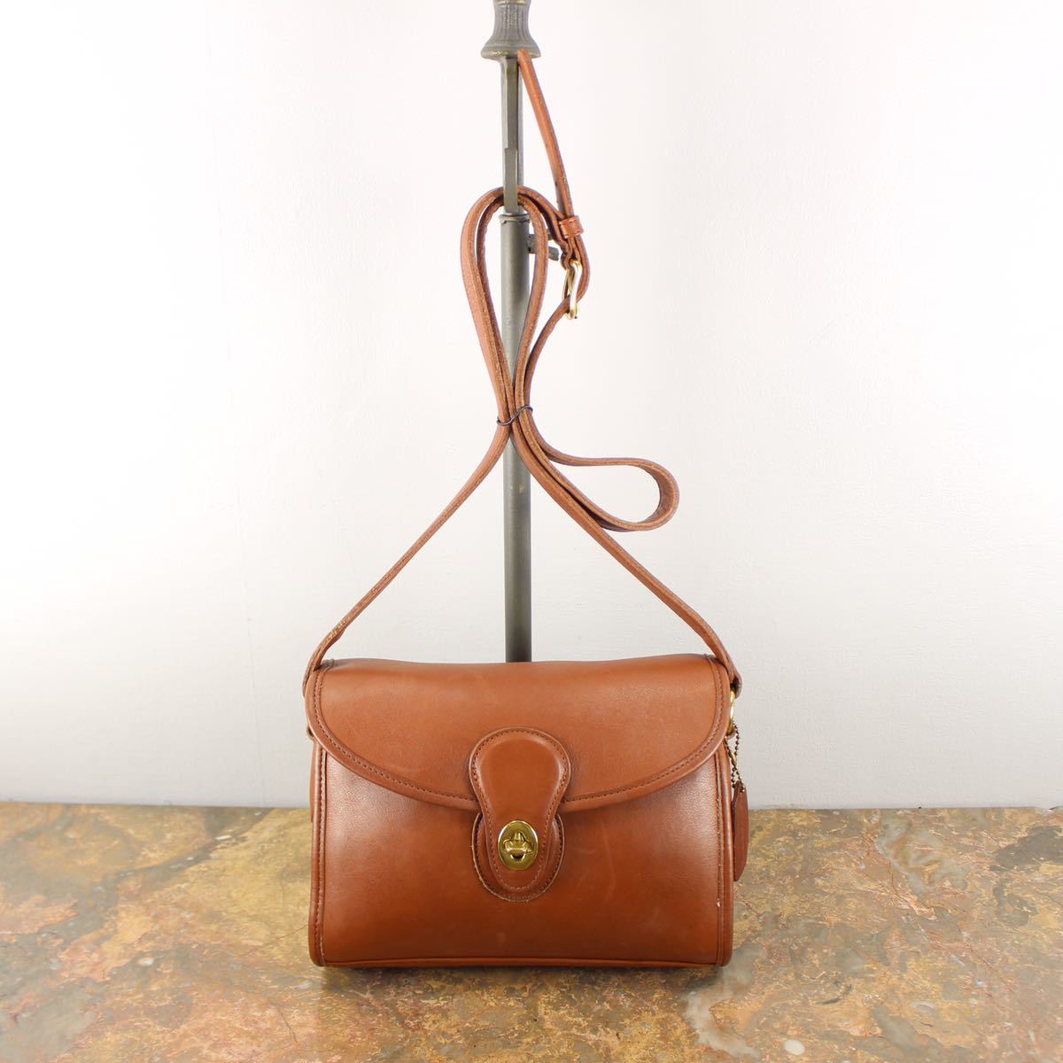 OLD COACH TURN LOCK LEATHER SHOULDER BAG MADE IN USA/オールドコーチターンロックレザーショルダーバッグ