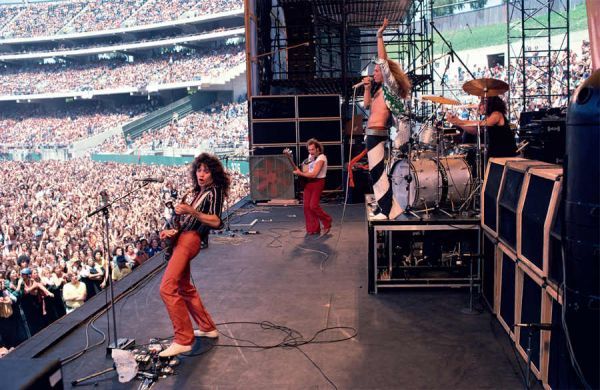 Eddie Van Halen Photographs by Neil Zlozower ヴァンヘイレン 写真集 #EVH-COFEETABLE-BOOK1 - 1