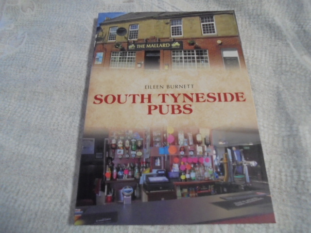 洋書South Tyneside Pubs　イギリス　サウスタインサイトパブ　パブの歴史　ストリート　コミュニティ　_画像1