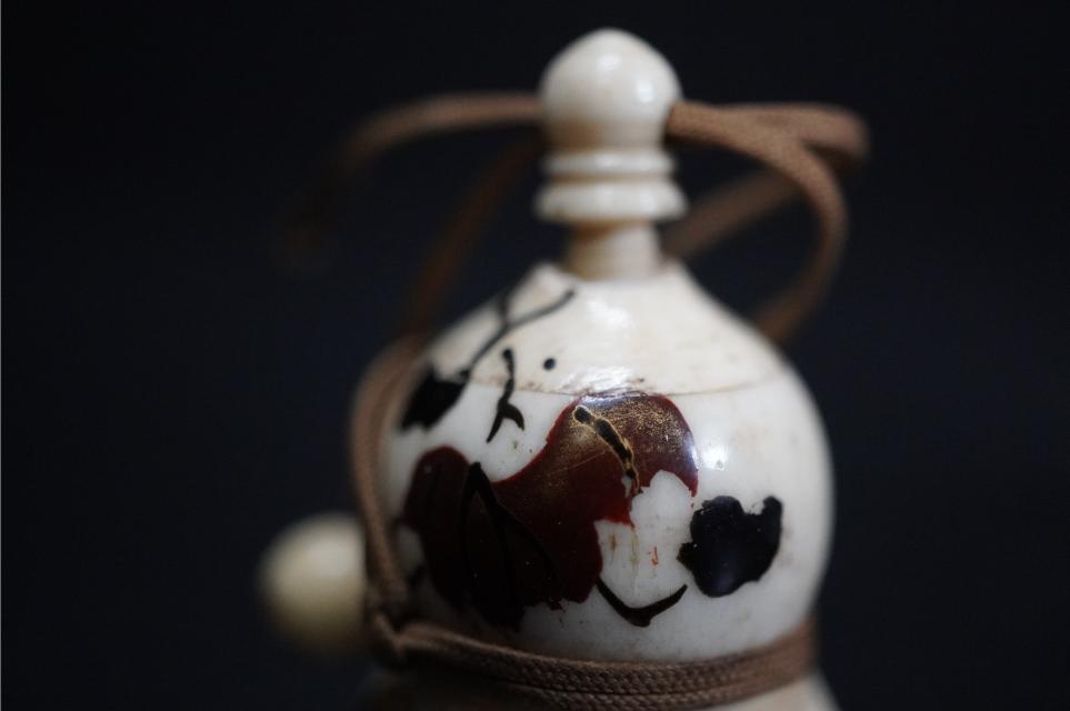 D5848-2 времена . предмет . зуб .. type netsuke 