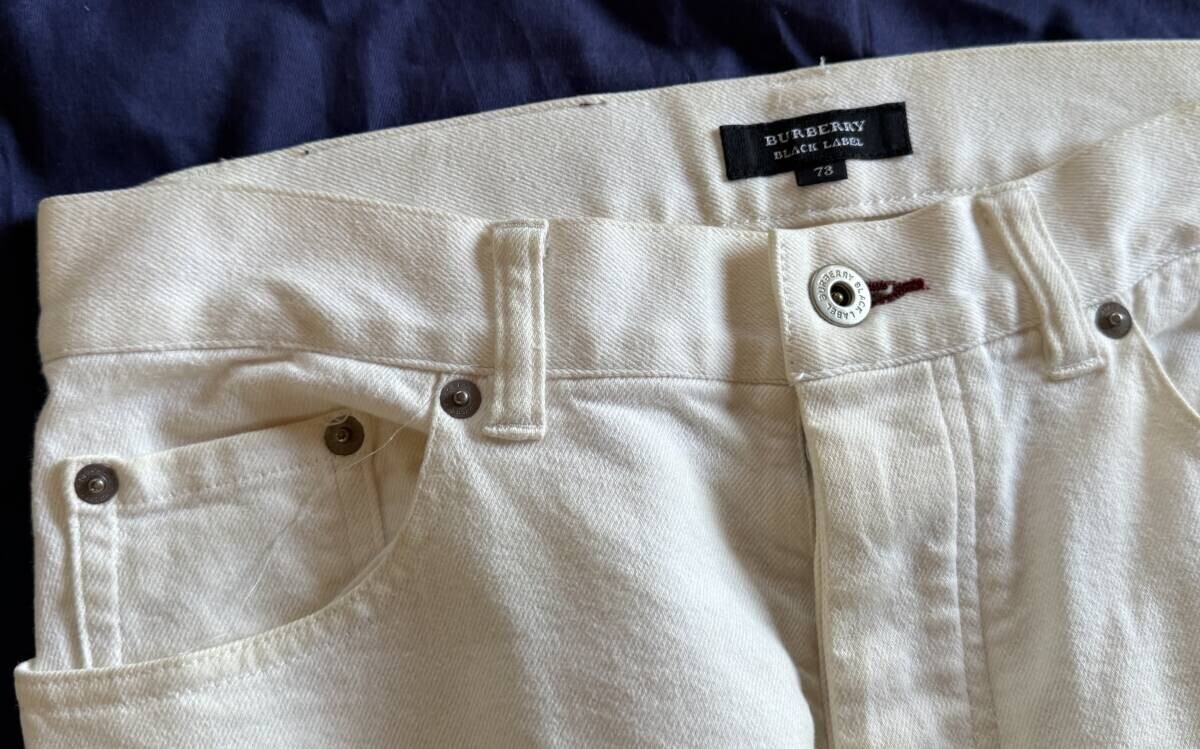 バーバリーブラックレーベル　パンツ　７３　白　コットンパンツ_画像2