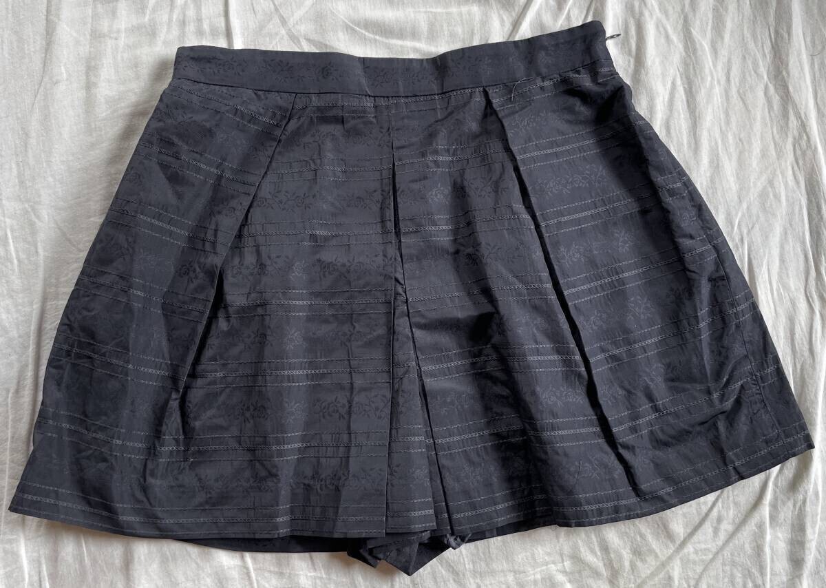 ジルスチュアート JILLSTUART ショートパンツ 4　定番　刺繍_画像1