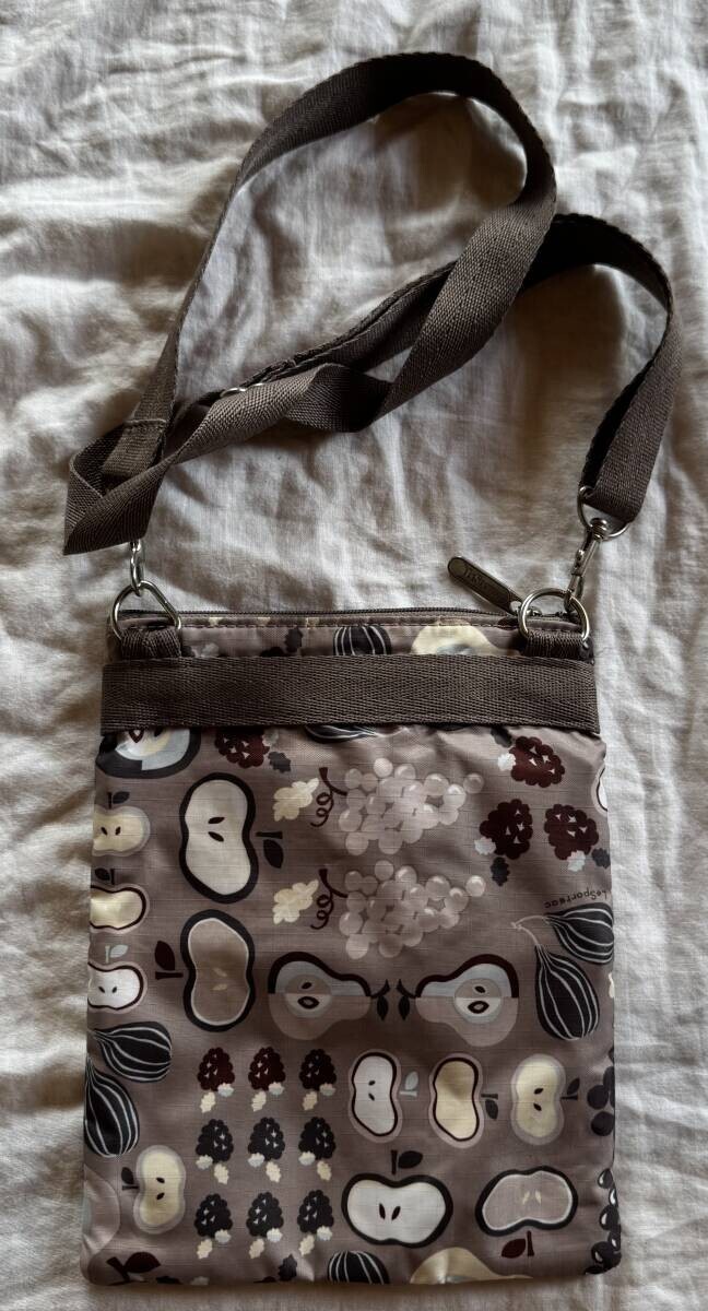 レスポートサック　ショルダーバッグ　ポーチ　りんご　梨　秋のフルーツ_画像2