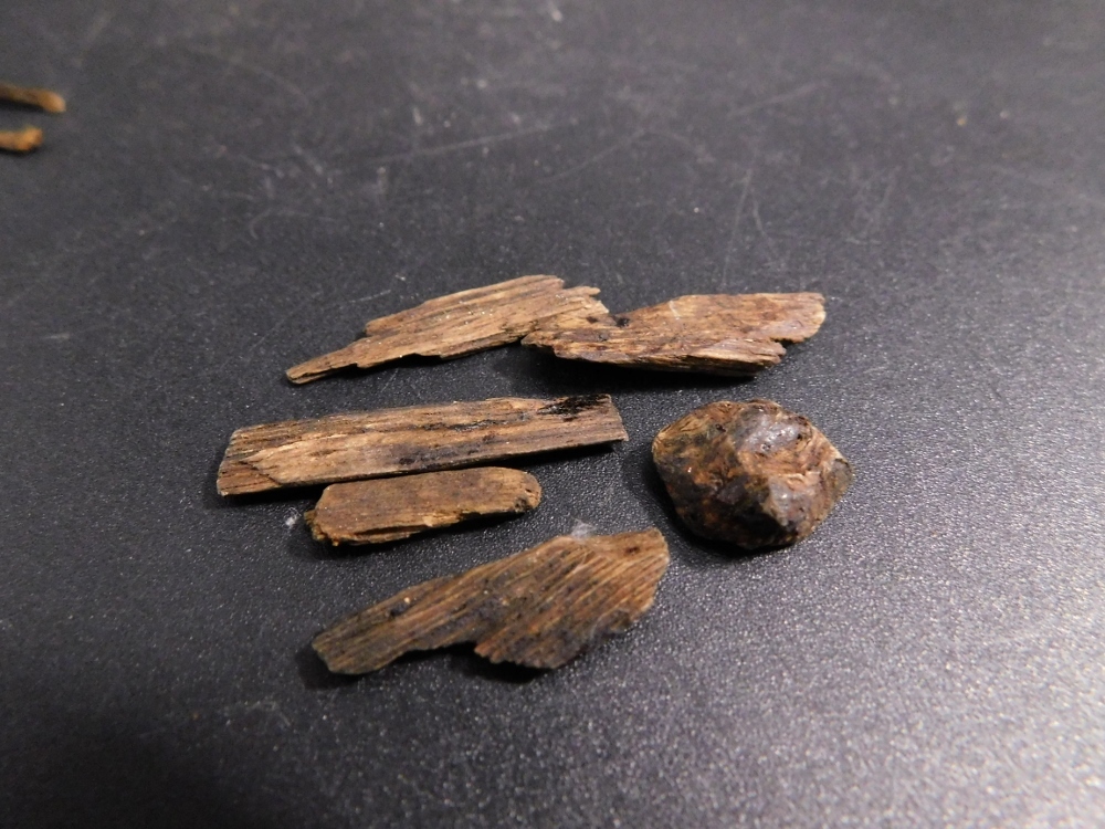  годы предмет колесо ... дерево inserting медный netsuke .. предмет внутри золотой обивка гора ... человек Сюгэндо инструмент .. аромат .. закон . предметы для домашнего буддийского алтаря 