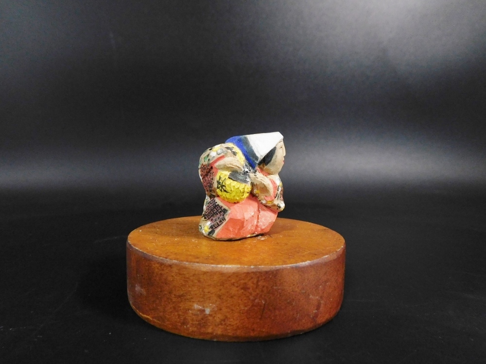  чай. дерево кукла netsuke цветок вдавлено .. кукла скульптура дерево гравюра сверху . Kiyoshi Izumi приятный .. Zaimei название товар замечательная вещь .. предмет чай no дерево кукла один меч гравюра .. предмет кейс для печати . затянуть шар Netsuke