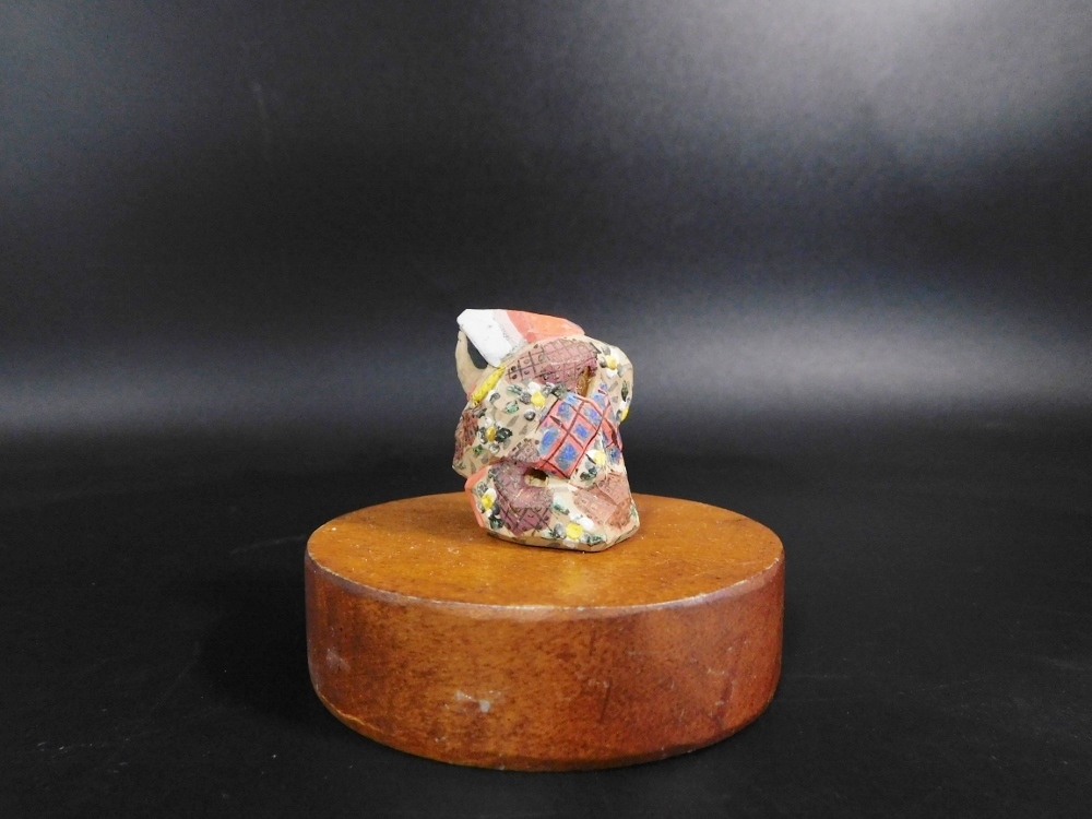  чай. дерево кукла netsuke цветок вдавлено .. кукла скульптура дерево гравюра сверху . Kiyoshi Izumi приятный .. Zaimei название товар замечательная вещь .. предмет чай no дерево кукла один меч гравюра .. предмет кейс для печати . затянуть шар Netsuke