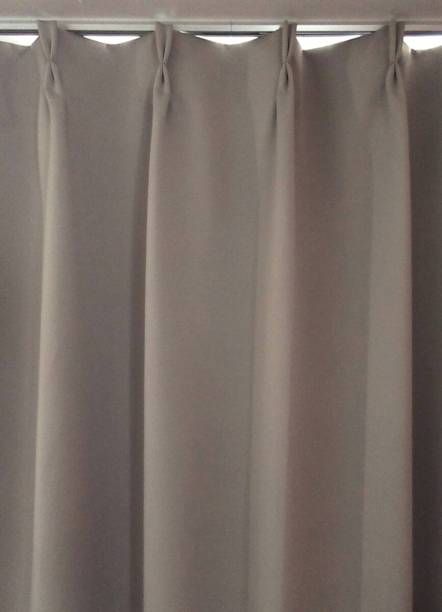 【1級遮光・日本製 (KM4043)】省エネ 断熱 無地 カーテン 幅100cmX丈178cm(２枚入)_画像1