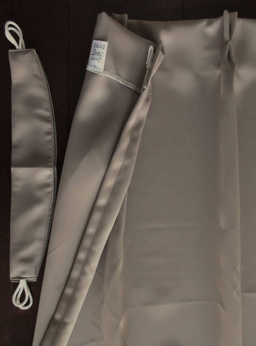 【1級遮光・日本製 (KM4043)】省エネ 断熱 無地 カーテン 幅100cmX丈178cm(２枚入)_画像4