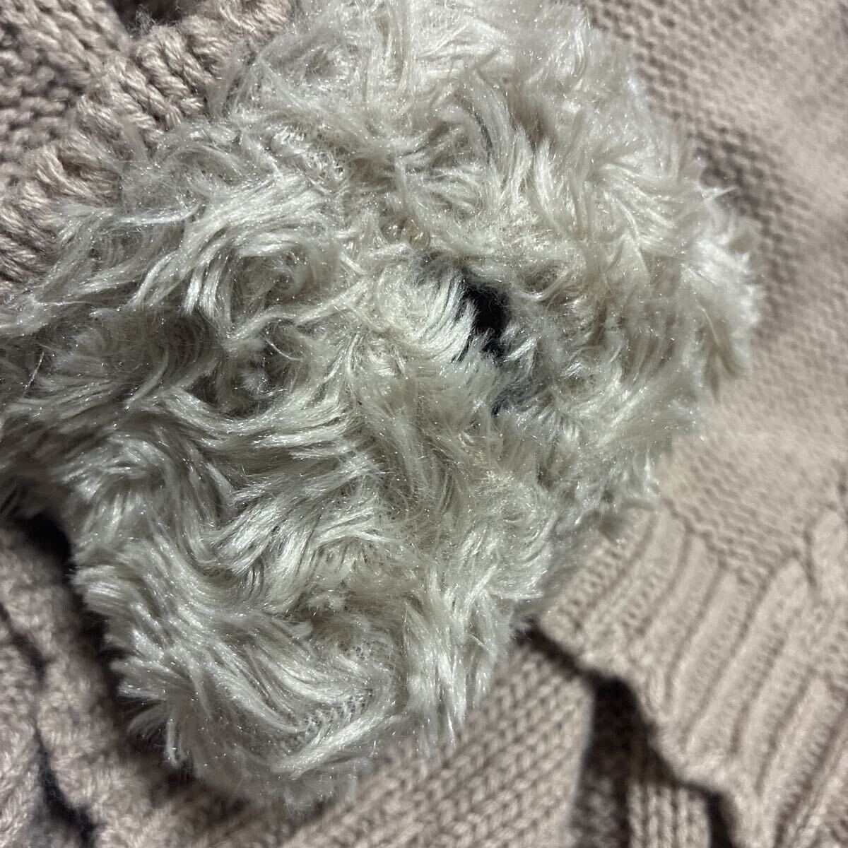 アクシーズファム☆お袖口指通しファー使いオフタートルニットプルオーバートップス、セーター☆used _画像7