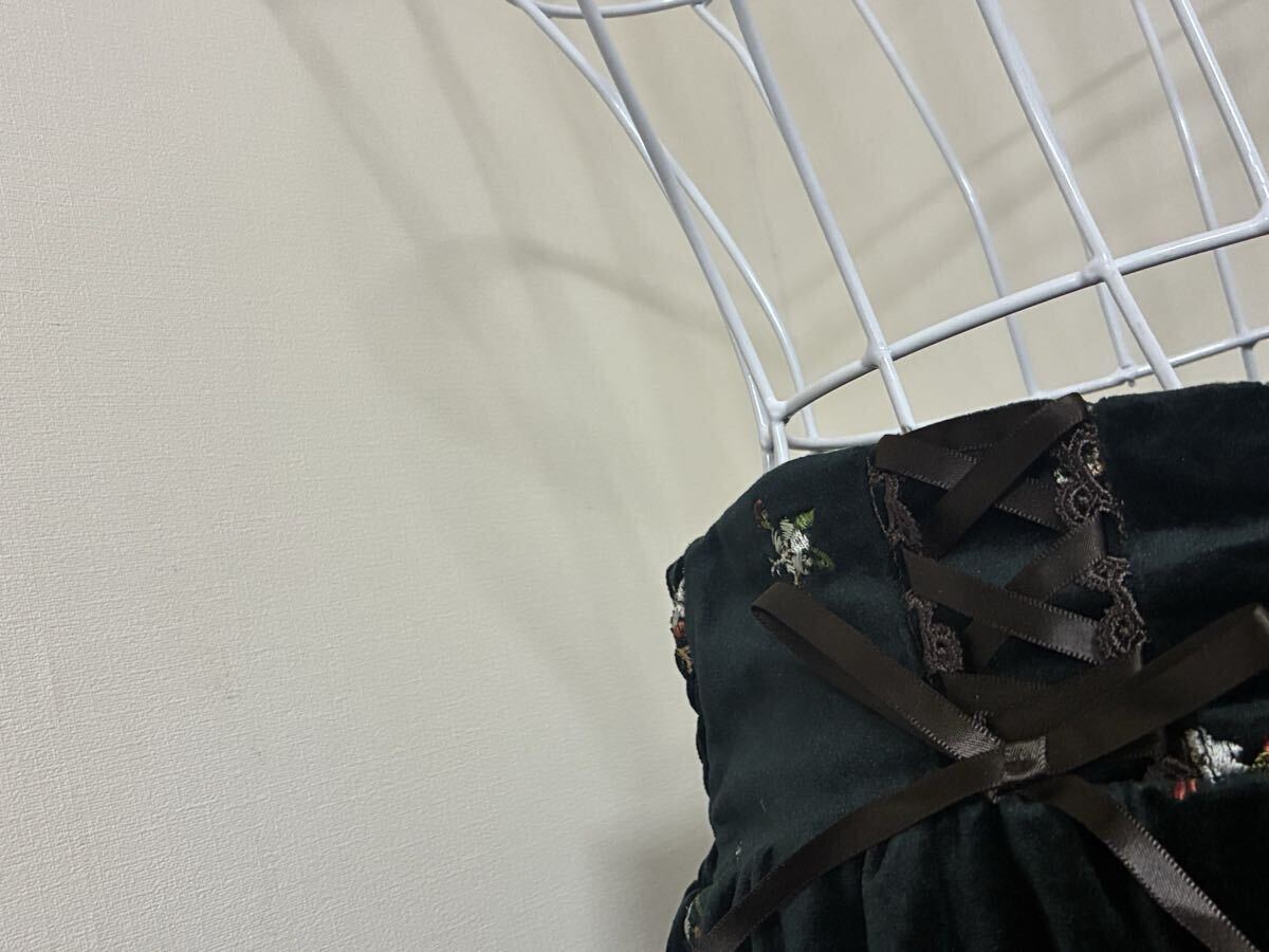 アクシーズファム☆レースアップリボン飾り花柄総刺繍ベロアミディスカート☆used _画像3