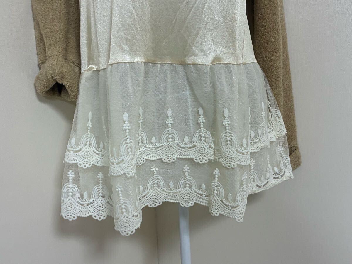 アクシーズファム☆裏地裾シフォンx刺繍飾りレース切り替えパールチェーン付レイヤード調オフタートルニットチュニック、トップス☆used_画像5