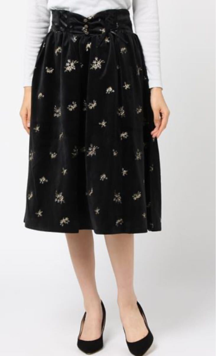 アクシーズファム☆レースアップリボン飾り花柄総刺繍ベロアミディスカート☆used _画像2