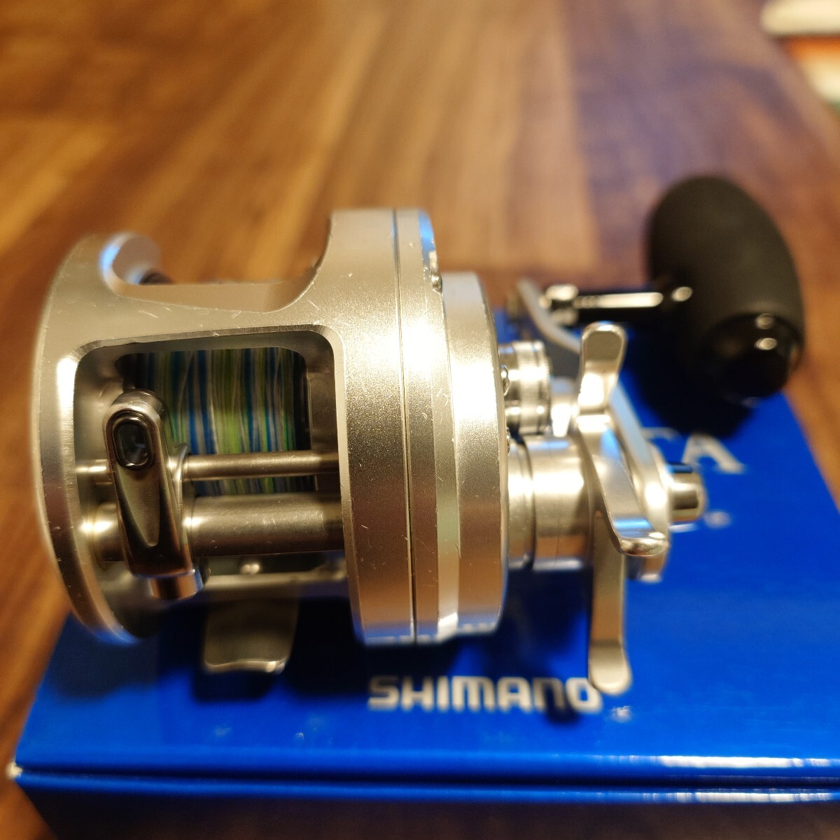 13オシアカルカッタ301HG SHIMANO　オーシャンマークハンドルノブ付_画像2