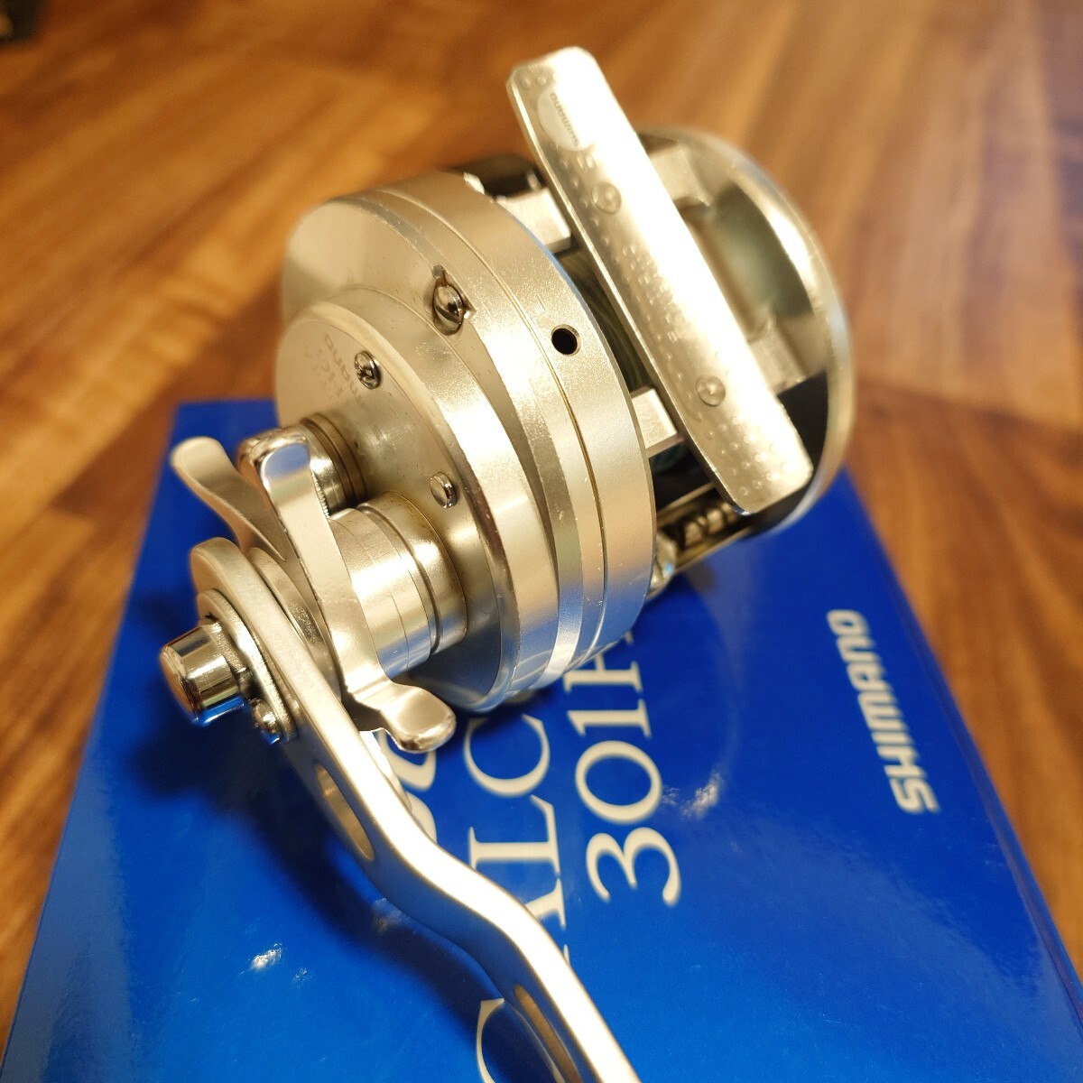 13オシアカルカッタ301HG SHIMANO　オーシャンマークハンドルノブ付_画像4