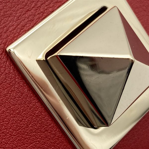 美品 ヴァレンティノガラヴァーニ VALENTINO GARAVANI ミニショルダーバッグ クラッチバッグ ロックスタッズ 赤 レザー レディース 5E201_画像9