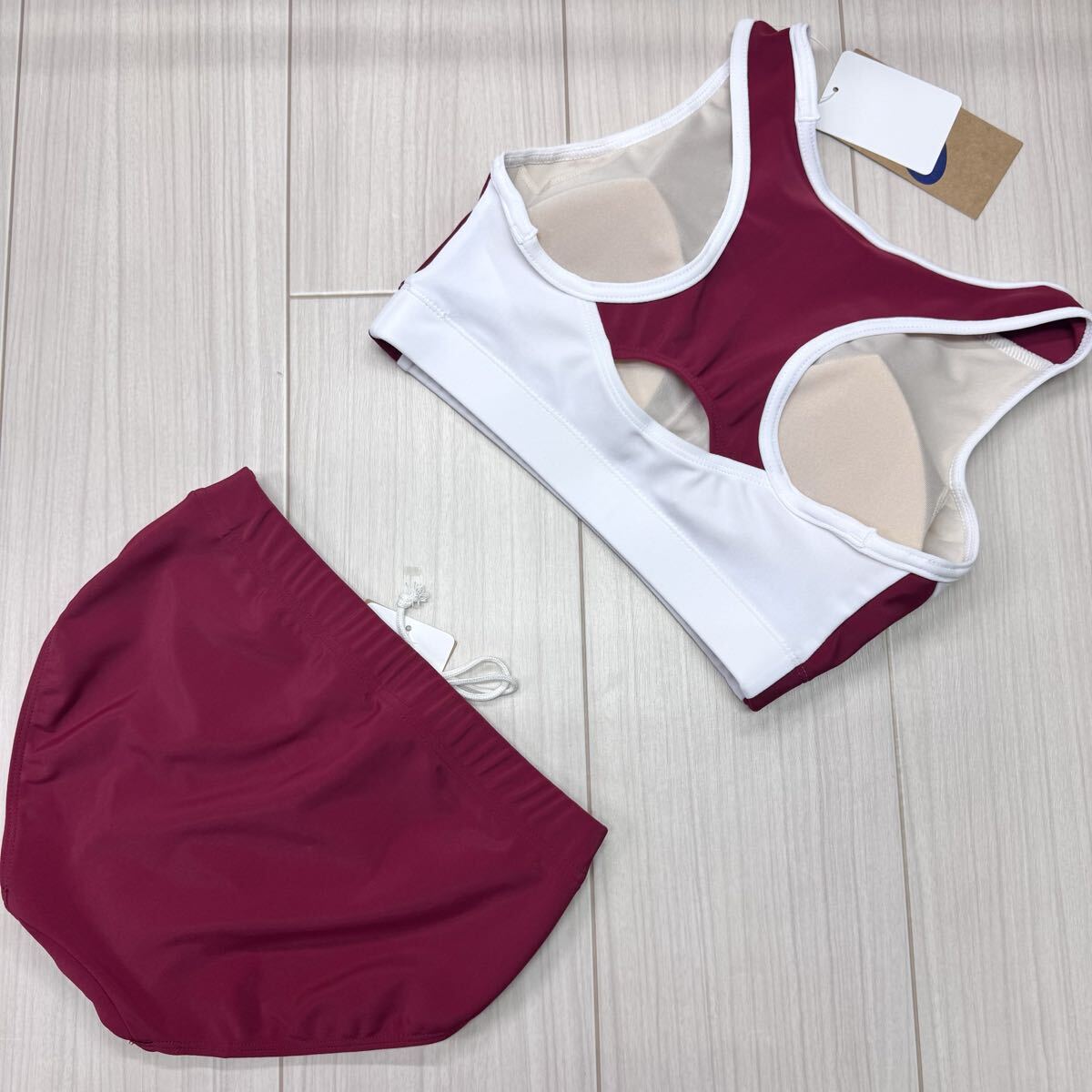 アシックス 女子陸上ユニフォーム上下 Mサイズ ホワイト×バーガンディー 新品_画像3