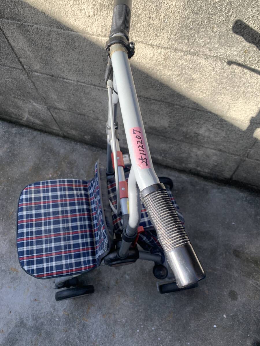 [H]... промышленность символ compact коляска для пожилых передний 2 колесо свободный складной ручная тележка ходунки приспособление для ходьбы Pochette Yumate б/у 25112207