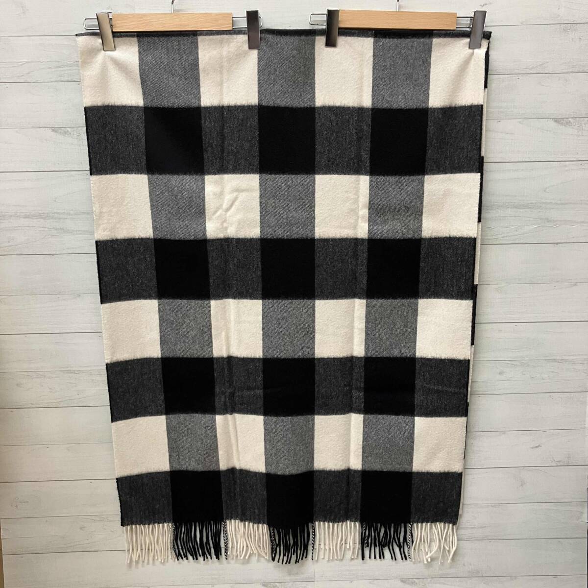 Johnstons of Elgin ジョンストンズオブエルガン 大判ストール カシミア100% ブラック ホワイト グレー チェック_画像3