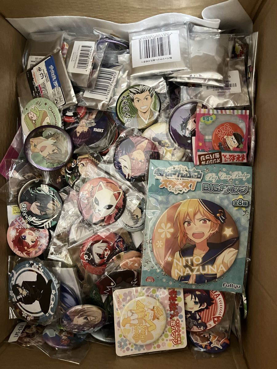  жестяная банка значок совместно примерно 300 шт + Haikyu!! The Basketball Which Kuroko Plays Jump ... лезвие .. san .. Star z! Touken Ranbu ..pli