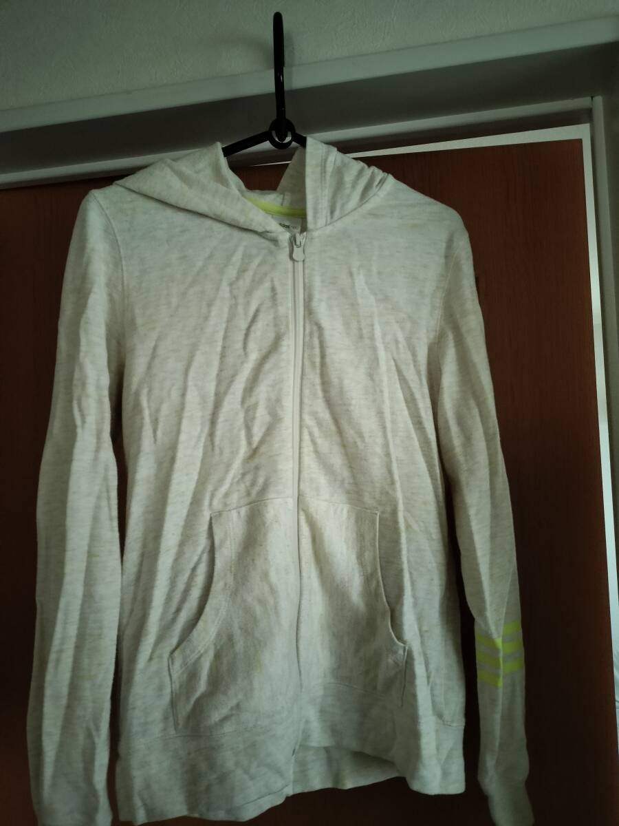 アディダス　adidas　パーカー　薄手　サイズS_画像1