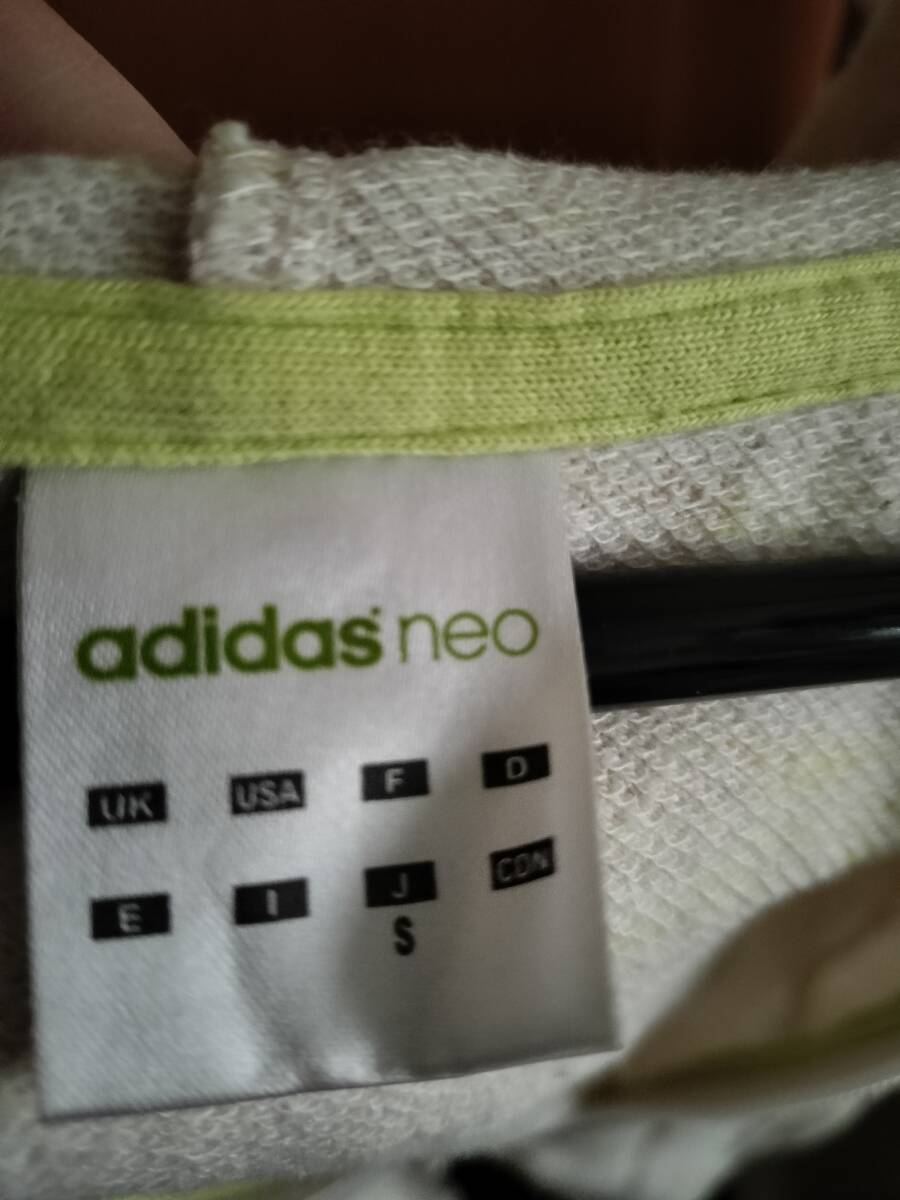 アディダス　adidas　パーカー　薄手　サイズS_画像3